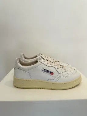 Medalist Low Sneakers in White Leather