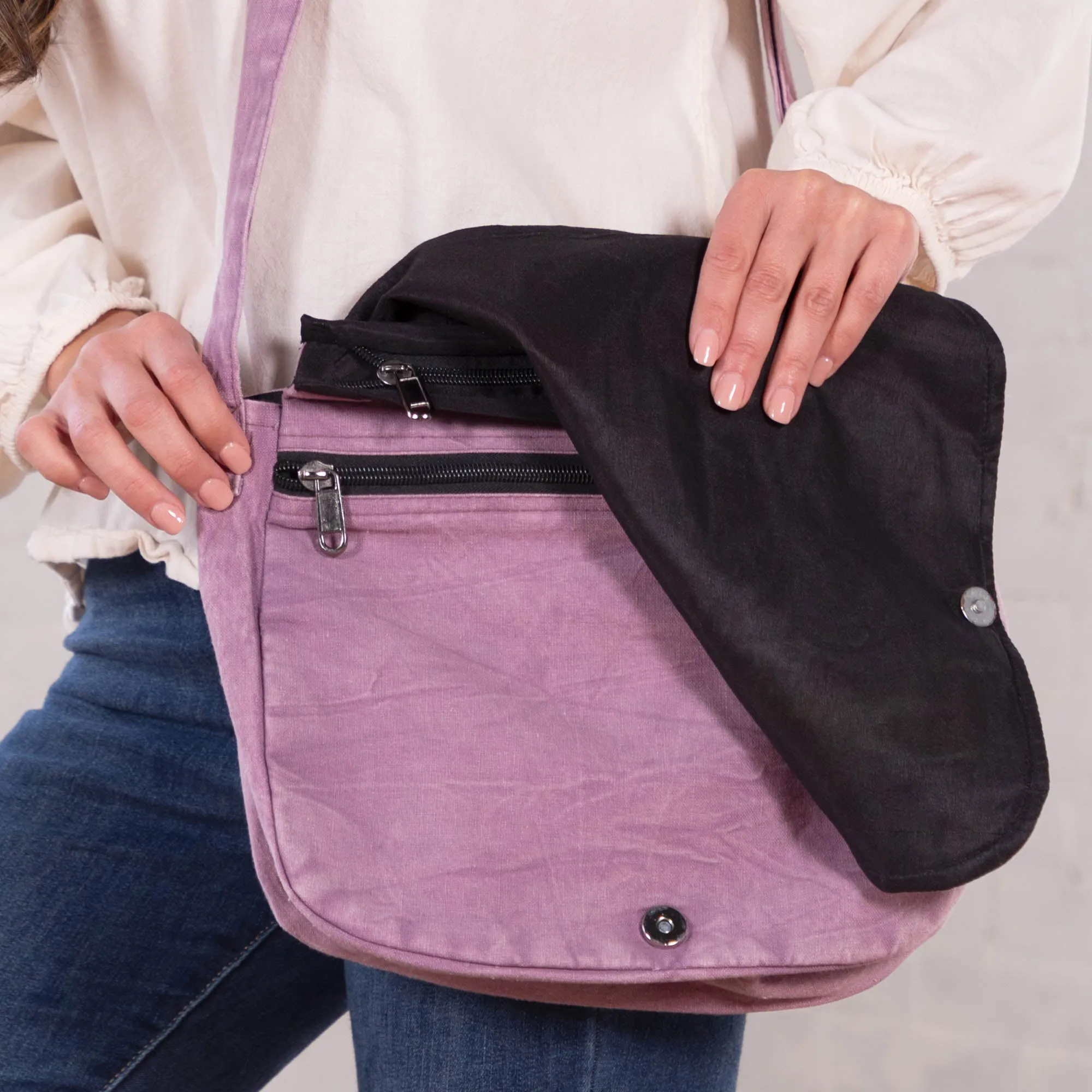 Peek-a -Boo Kitty Saddle Bag