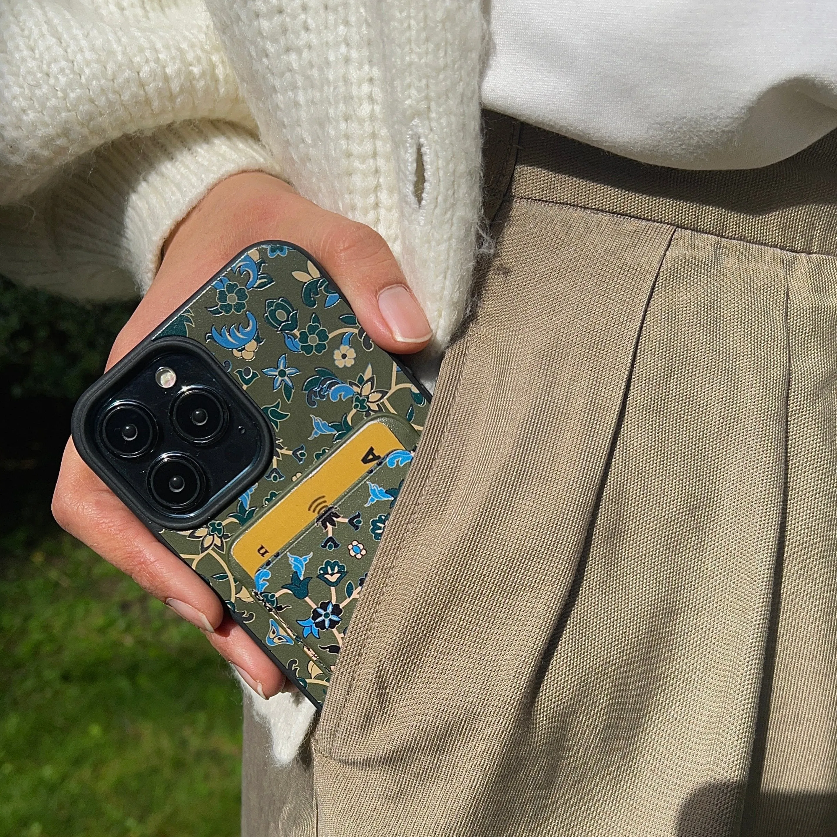Rawdah Card Holder