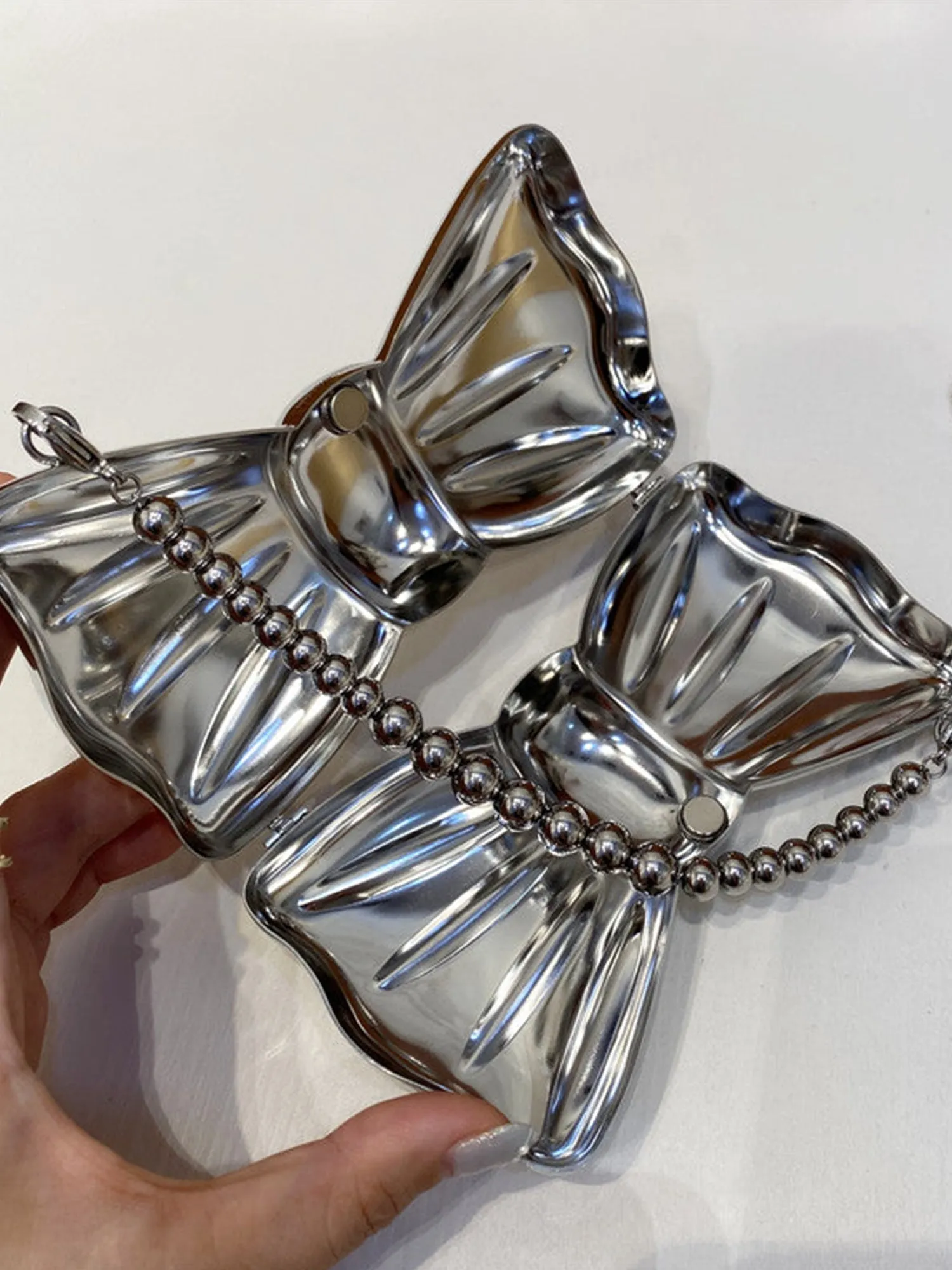 Women’s Silver Bow Clutch Mini Evening Bags